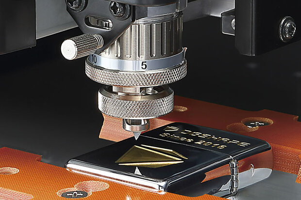 Roland DE-3 Desktop Graveermachine