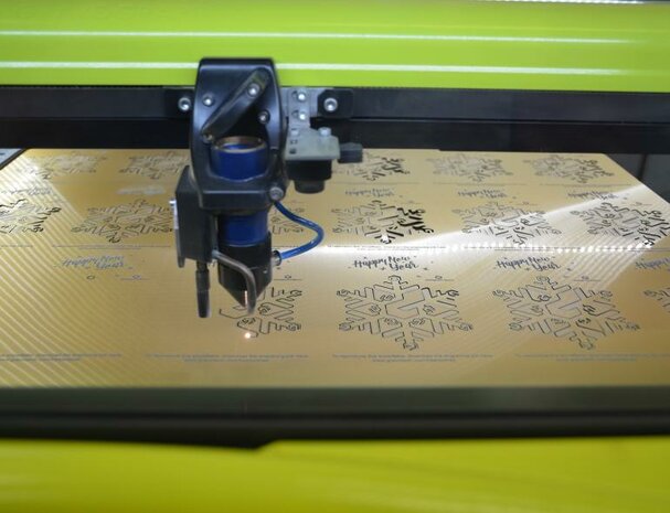LS1000XP: Large laser engraving and cutting machine for high productivity